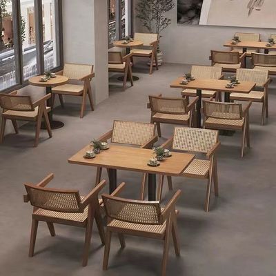 Muebles comerciales Ash Solid Wooden Dining Set de los bistros de la cafetería del restaurante