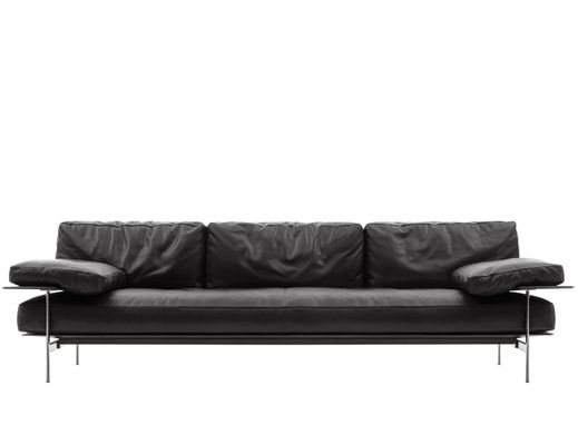Sofá de cuero ligero de lujo minimalista de varios asientos negro de habitación de hotel con marco de metal